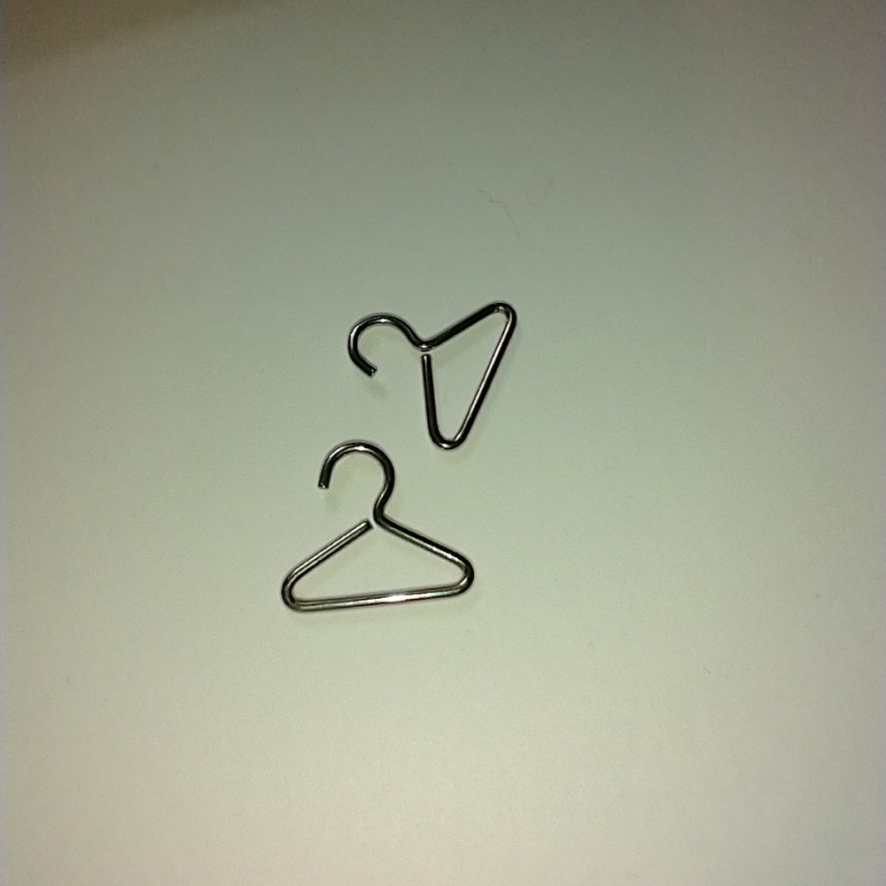 ✨ Small hanger earrings FREE with purchase